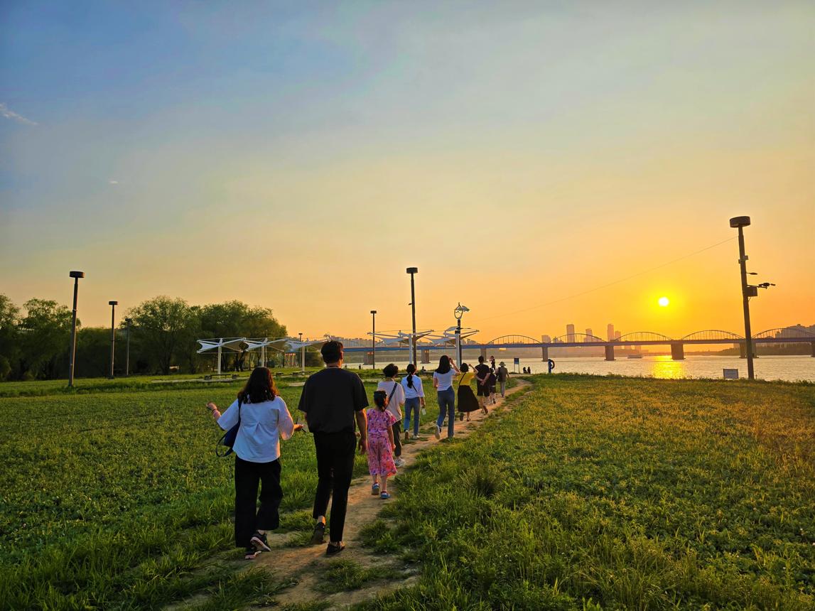 Han River Side walk
